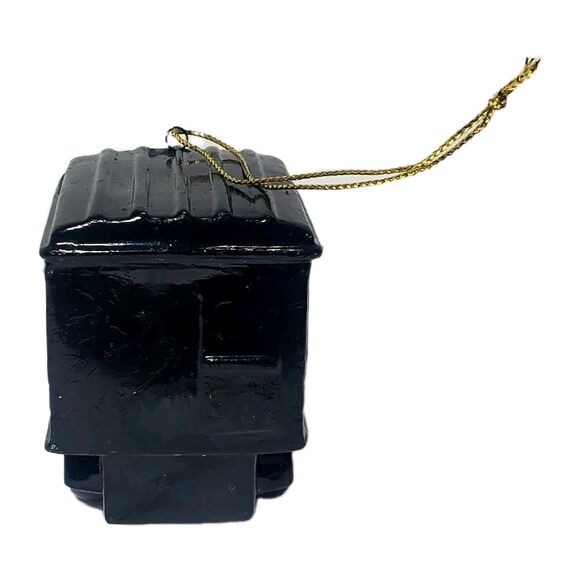 Santa’s Workbench Christmas Village – Yale Haus Chocolate Truck Figure (2015) - Picture 7 of 12